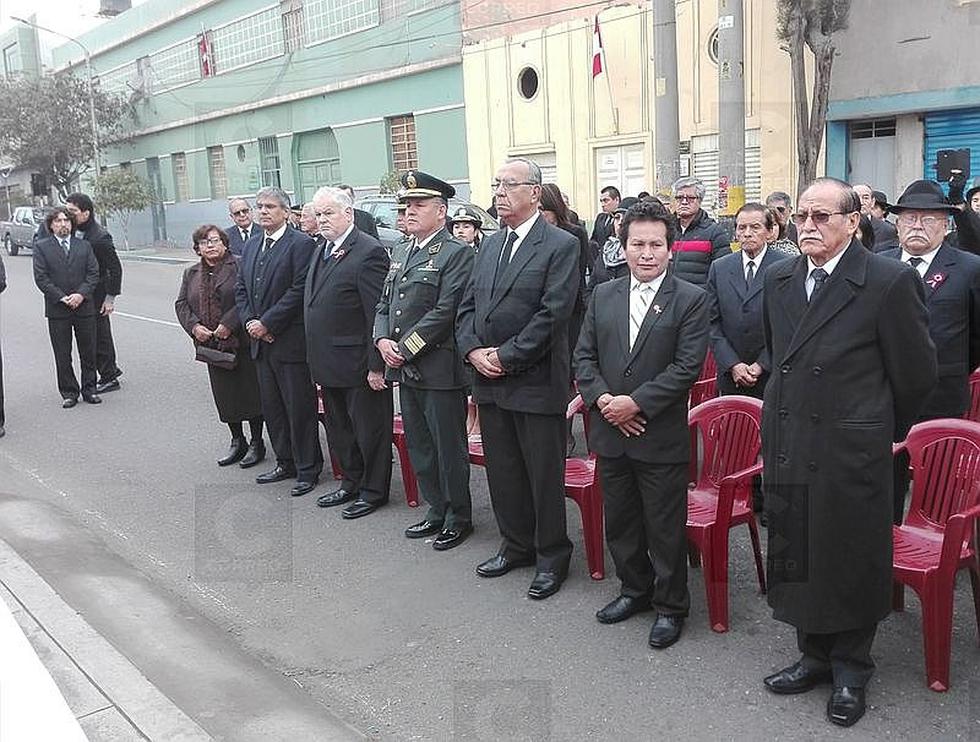 Procesión de la bandera en silencio y luto en Tacna