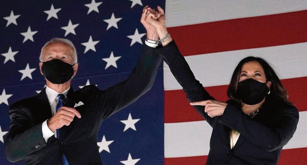 La vicepresidenta electa de Estados Unidos, Kamala Harris, publicó este sábado en Twitter un video del momento en el que llamó por teléfono a su compañero de fórmula, Joe Biden. (Foto: AFP / Olivier Douliery)