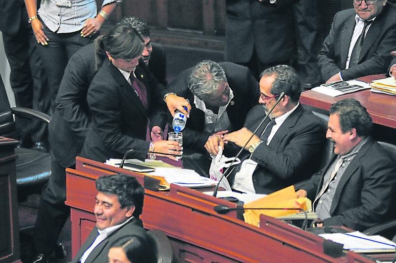 Es la tercera vez que Javier Diez Canseco es suspendido 