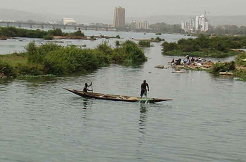 Mali: ​Mueren 20 personas en naufragio de una piragua
