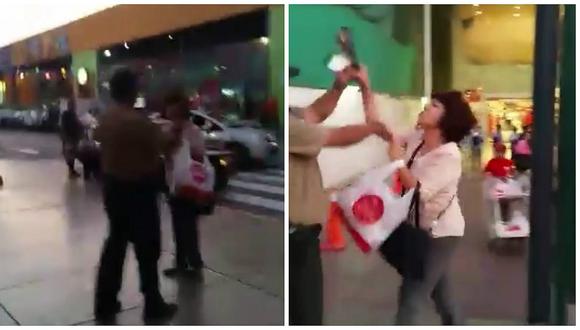 Facebook: Mujer agrede a policía tras ser acusada de golpear a trabajadora en supermercado [VIDEO]