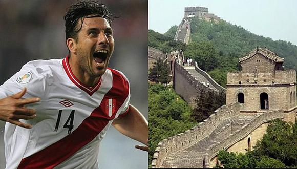 Claudio Pizarro disfruta de la Muralla China a solo unas horas de Rusia 2018 (VIDEO)