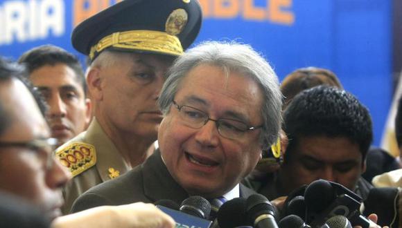Walter Albán ejerció el cargo de Defensor del Pueblo entre 2000 y 2005, tras la dictadura de Alberto Fujimori.