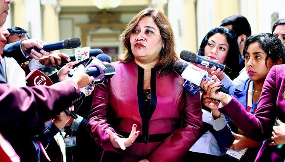 Janet Sánchez: “La solución a esta crisis es que Vizcarra renuncie"