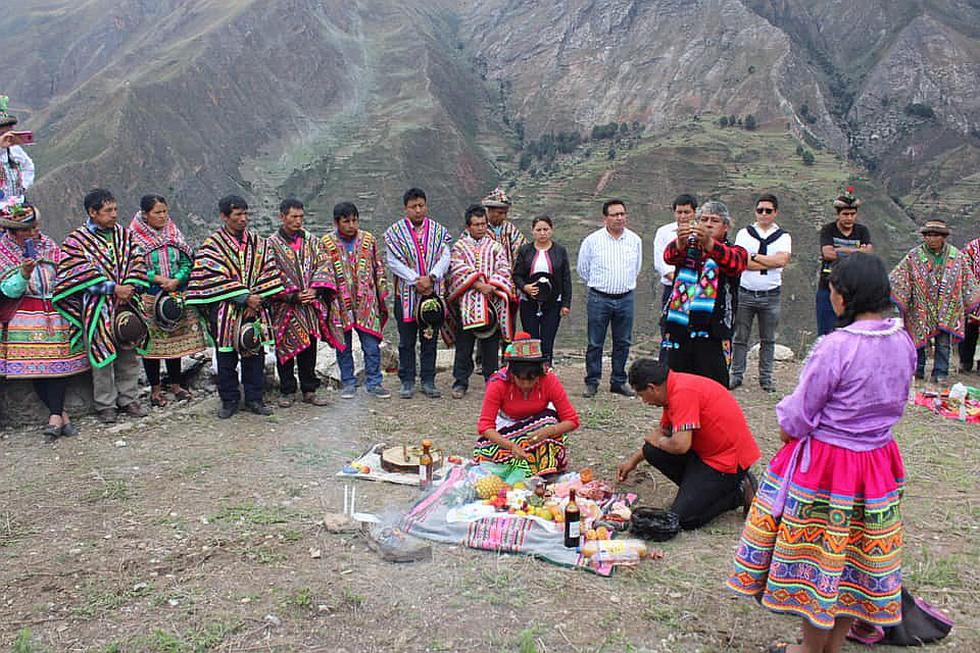 Alcalde Sarhua juramenta en ceremonia ancestral 'Saminchay'