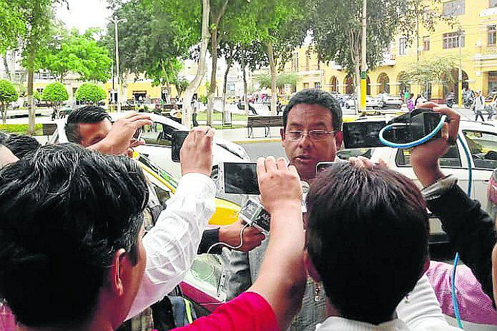 Congresista Segura califica de "incapaz e ineficiente" gestión de gobernador Cillóniz