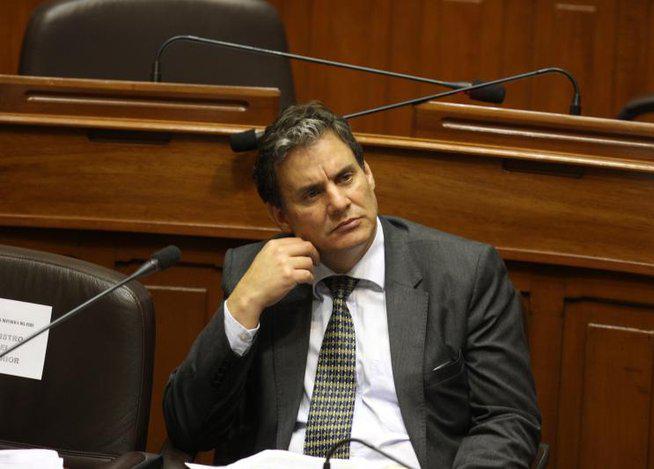 “¿Qué hacía el asesor de Ollanta en reunión de procuradores?”