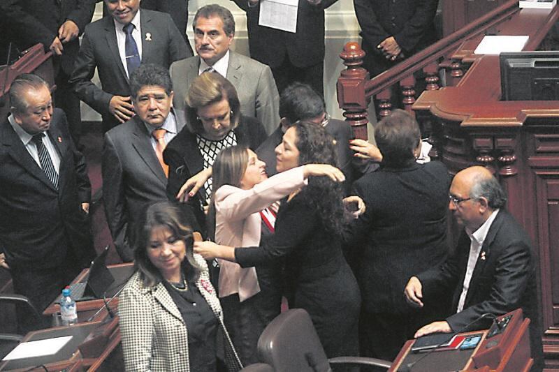 Nacionalismo trata de frustrar la juramentación de Karina Beteta