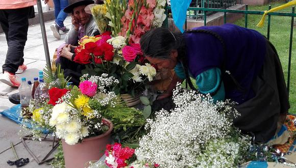 Ramos de flores con gran demanda por Todos los Santos 