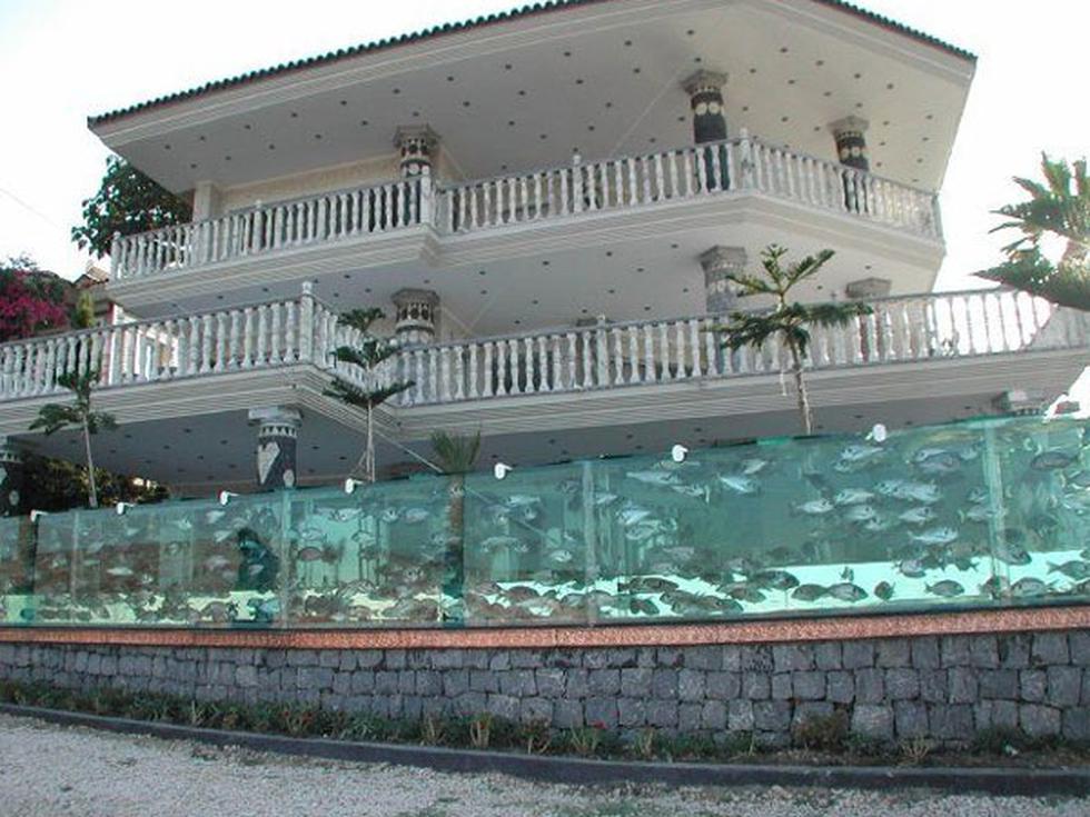 Mira esta inusual manera de cercar una casa