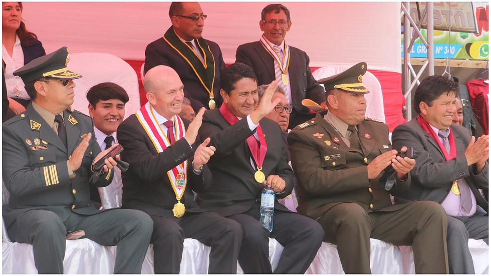 Shapish salen a las calles por aniversario de la provincia de Chupaca (FOTOS)