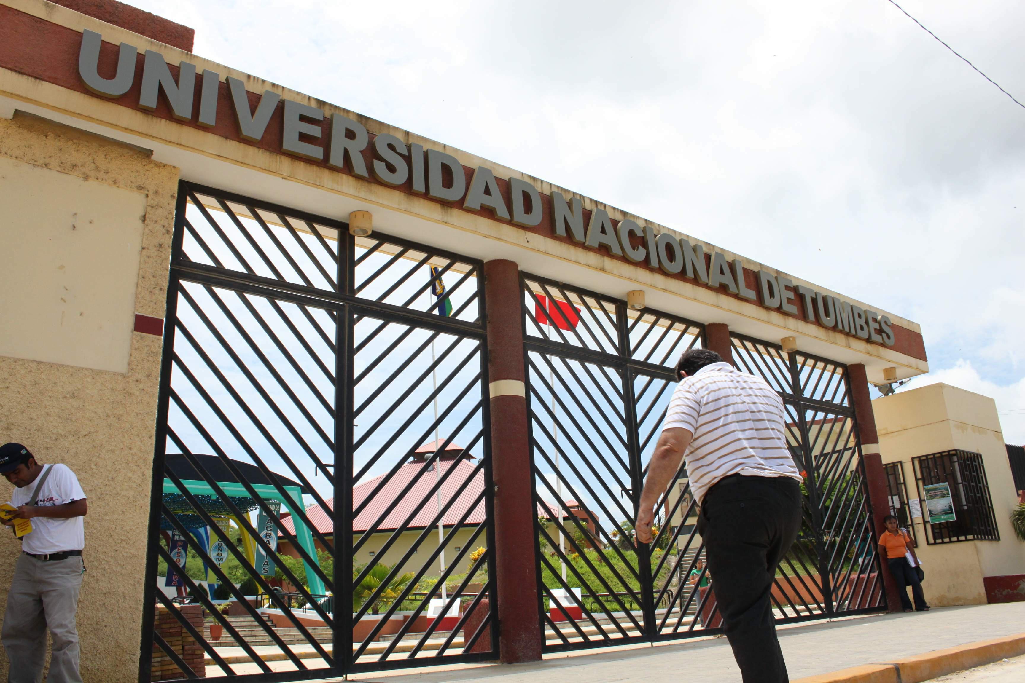 Sospechoso robo de laptop en UNT