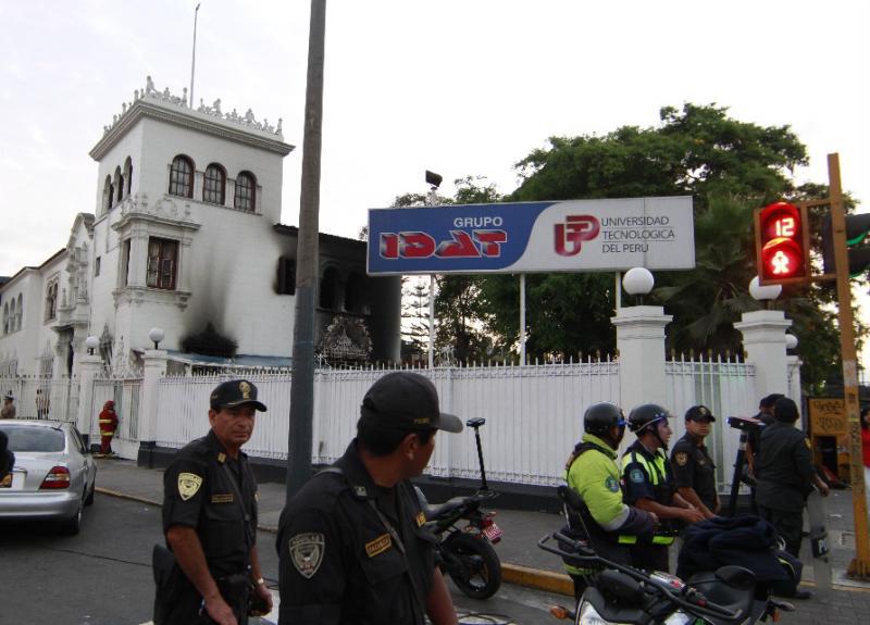 Incendio de considerable proporción consume local de IDAT 