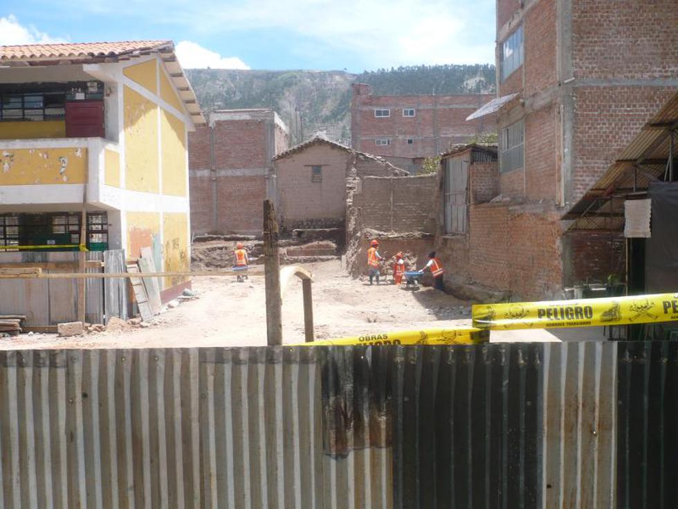 Ayacucho: Escolares reciben clases mientras construyen nuevas aulas en colegio