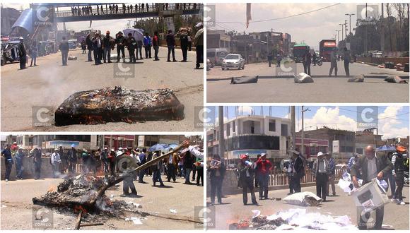 Huancayo: Catedráticos bloquean Carretera Central con quema de colchones y exámenes (VIDEO)