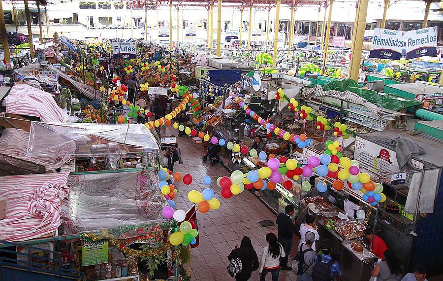 Histórico mercado San Camilo en Arequipa atrae 200 a turistas al día