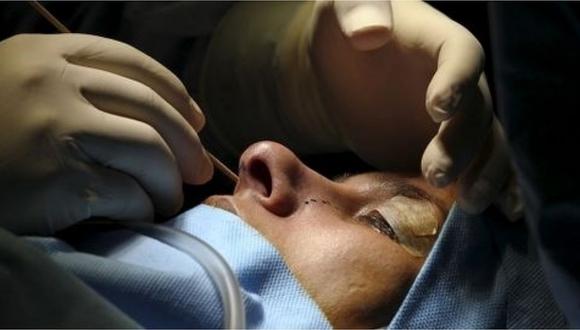 Mujer se entera que tiene cáncer tras ir al médico por una pequeña herida en la nariz 