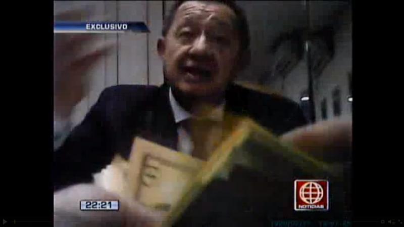 Funcionario de Corpac fue captado negociando una coima