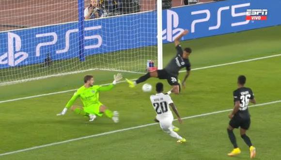 Tuta evitó el gol de Vinicius en el Real Madrid vs. Eintracht Frankfurt. (Foto: Captura ESPN)