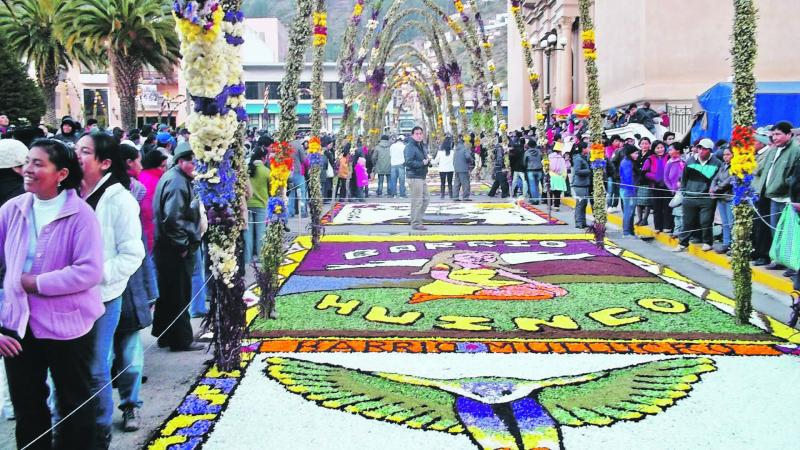 Alfombras fueron deleite de turistas que llegaron a Tarma