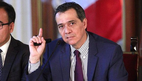 Alonso Segura: La democracia y la economía se afectarían con proceso al Fiscal de la Nación