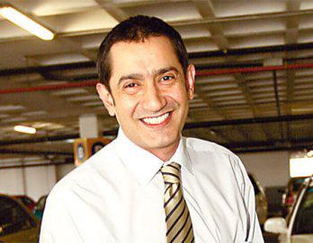 Conductor de radio y tv grave tras choque