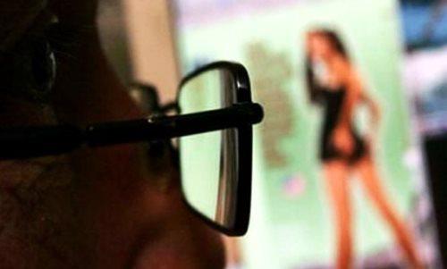 Japón prohíbe la posesión de pornografía infantil