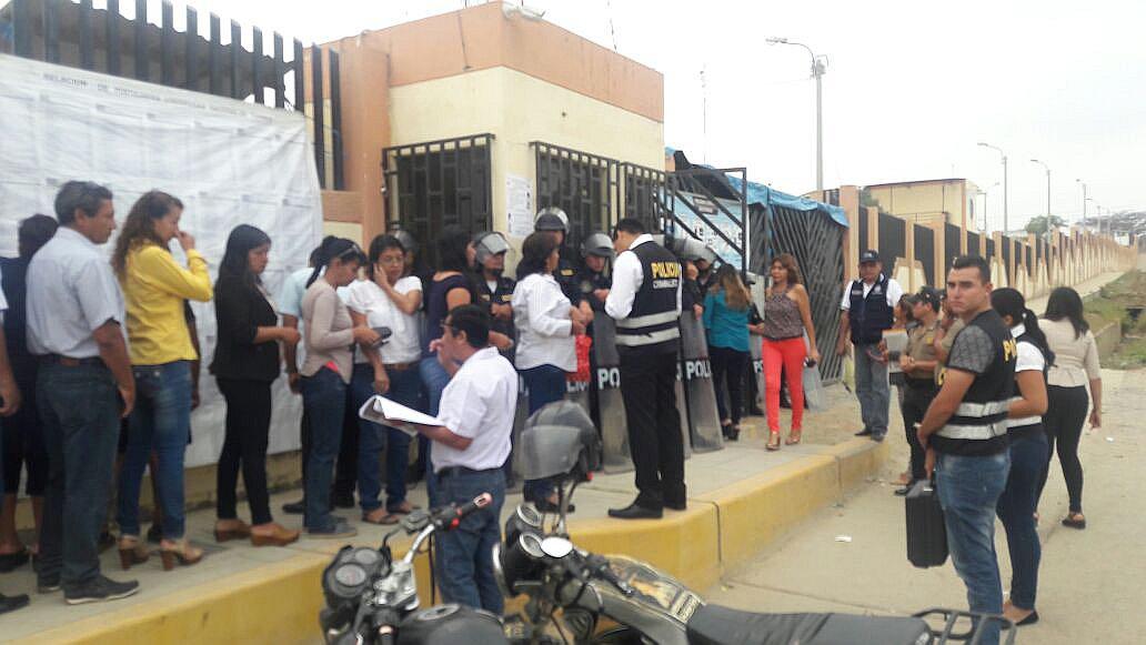 Tumbes: Más de 1,500 docentes rinden examen de ascenso en la escala magisterial