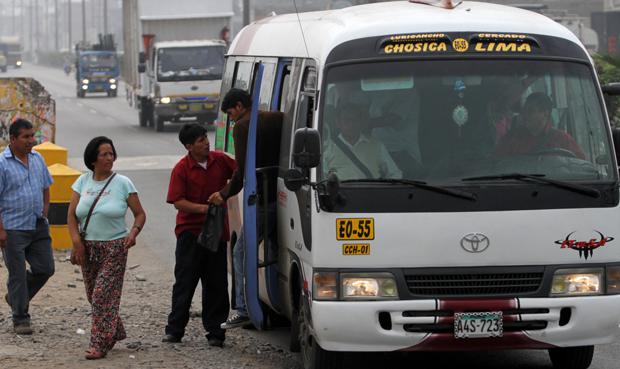 ​Chosicano: Vehículos siguen circulando pese a suspensión