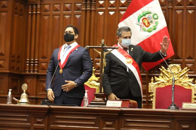 El congresista, Manuel Merino De Lama, juramentó como presidente de la República. (Foto:@congresoperu)