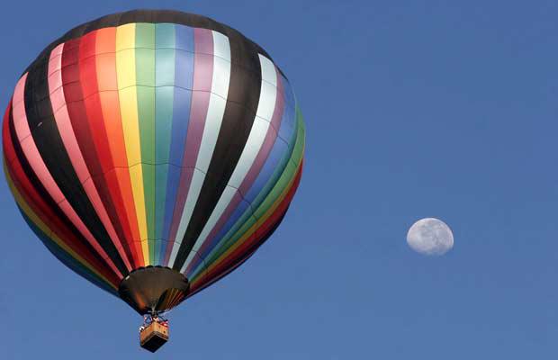 Accidente de globo aerostático ha dejado dos muertos y una persona desaparecida