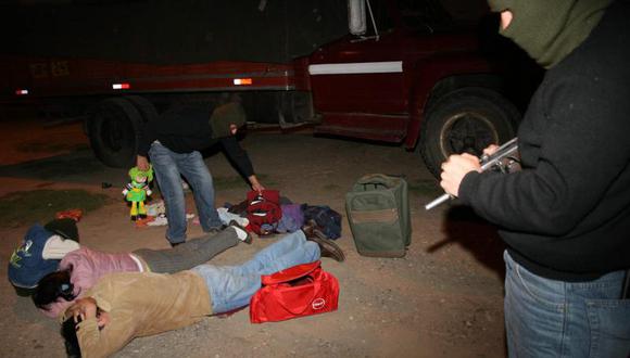 Asaltan a nueve pasajeros de Minivan en carretera Chuquicara-Chimbote