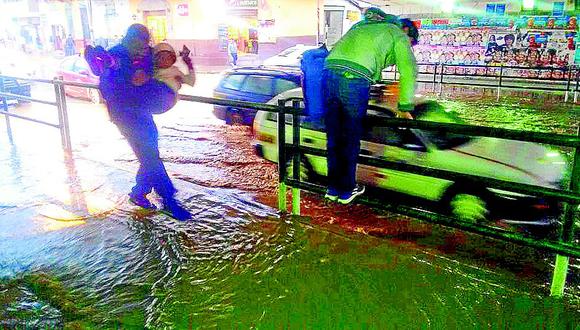 Intensa lluvia convirtió en ríos calles de Huancayo (VIDEO)