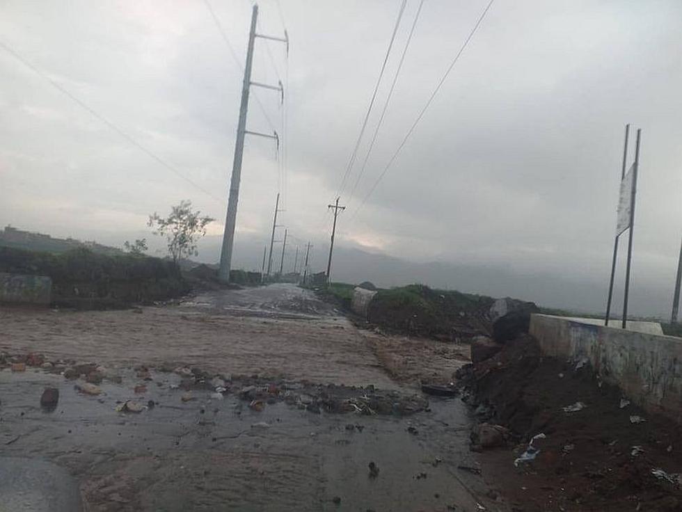 Intensa lluvia causa inundaciones en calles y bypass de Arequipa (FOTOS)