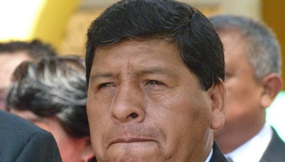 ​Ciudadano impulsará revocatoria del gobernador regional, Javier Gallegos