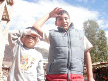 Uso de gorros no se acata en colegios