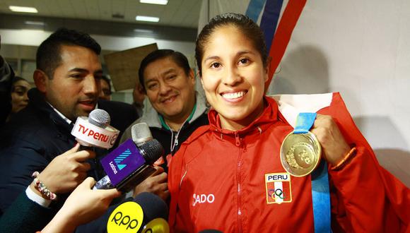 ​Medalla de oro en karate Alexandra Grande llegó a Perú (VIDEO)