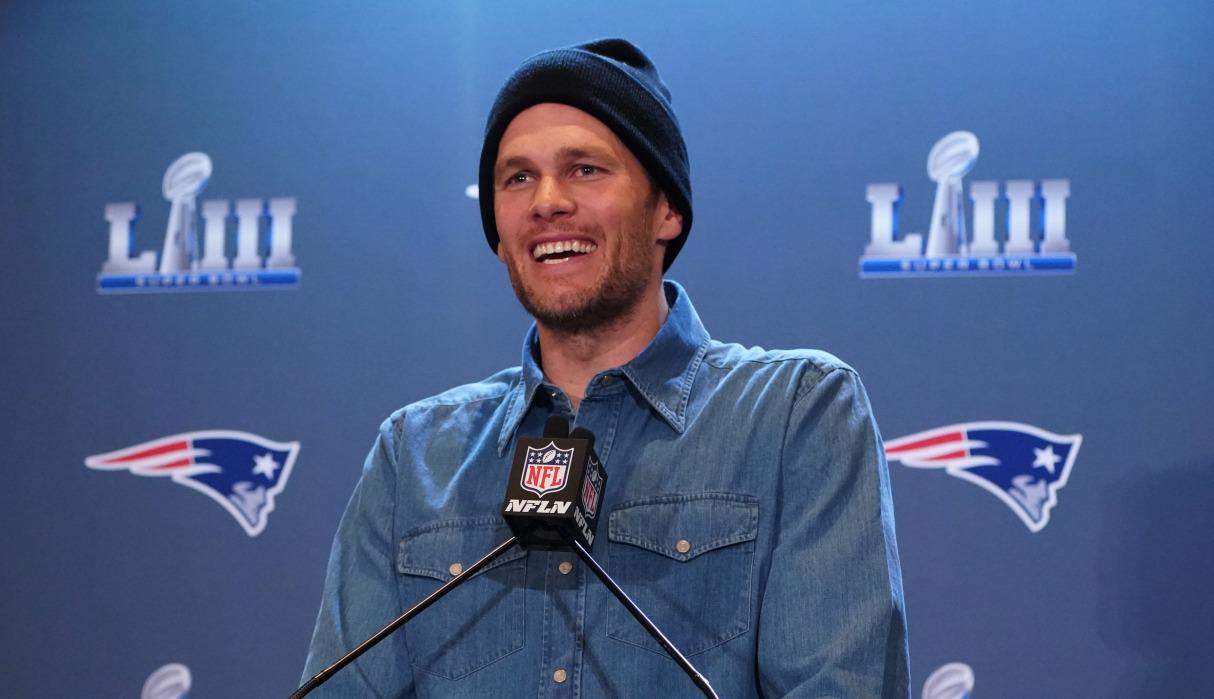 El quaterback de los Tampa Bay Buccaneers ha vivido embarazosos momentos en su nueva ciudad. (Foto: TIMOTHY A. CLARY / AFP)