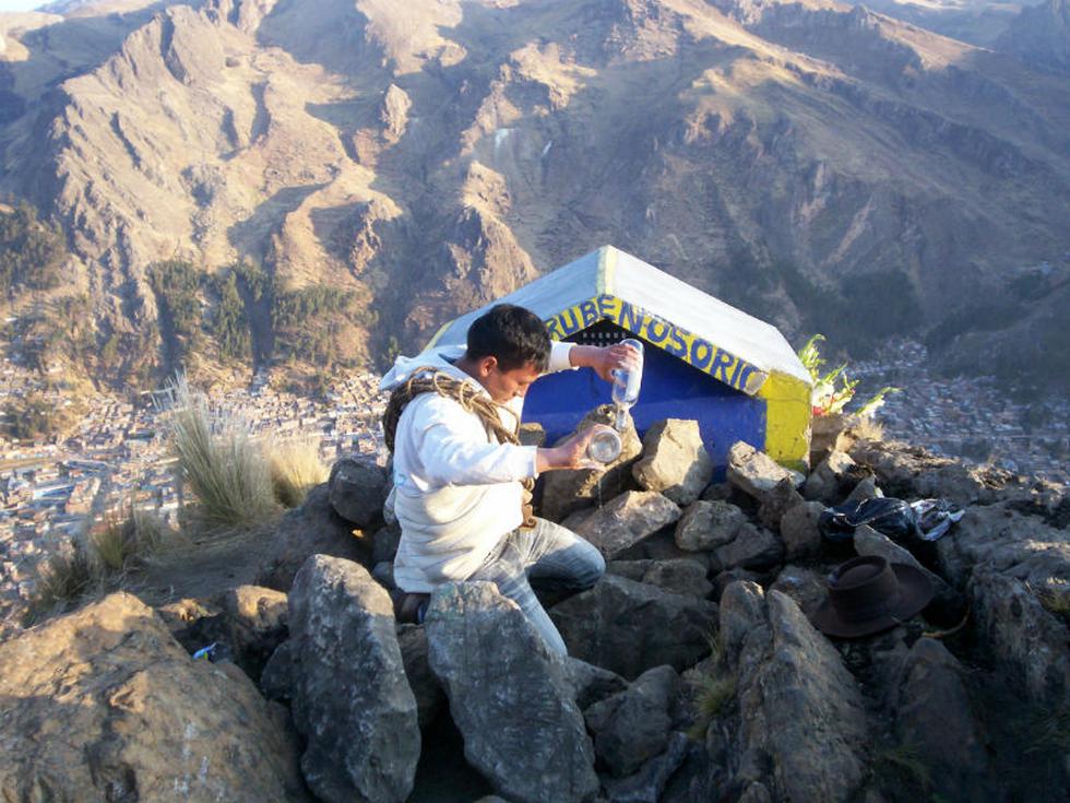 Población realiza tradicional Bajada de Cruces (FOTOS)