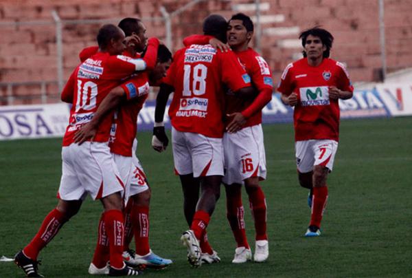 Cienciano venció por 3-0 a Universitario en el Cusco