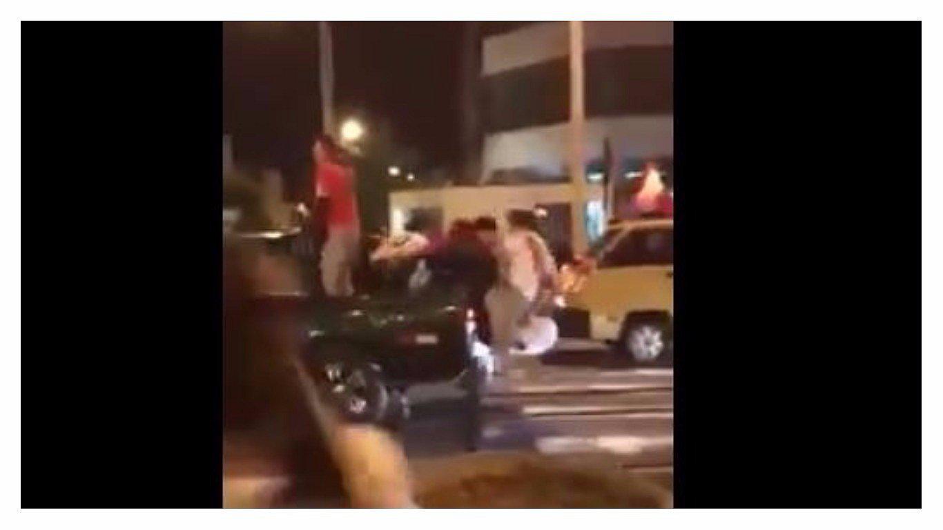 Perú en Mundial Rusia 2018: hinchas caen de camioneta en plena celebración (VIDEO)
