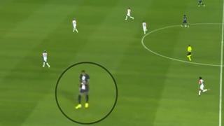 Mbappé se mostró furioso: no le dieron la pelota en el PSG y se quedó parado (VIDEO)