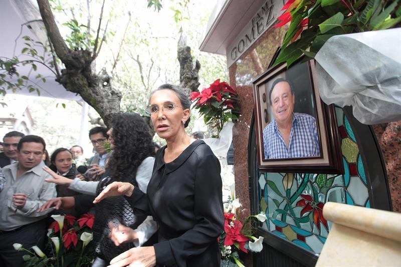 Roberto Gómez Bolaños: Realizan emotiva misa a un año de su muerte