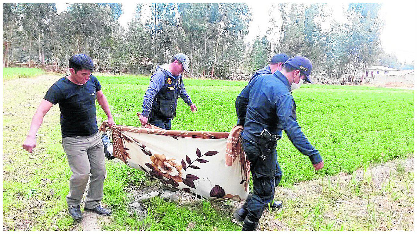 ​Mujer va a regar sus sembríos de alfalfa y halla a su hijo muerto en Sapallanga