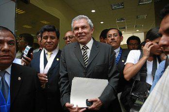 Renunció Amuruz y Castañeda no lo sabía