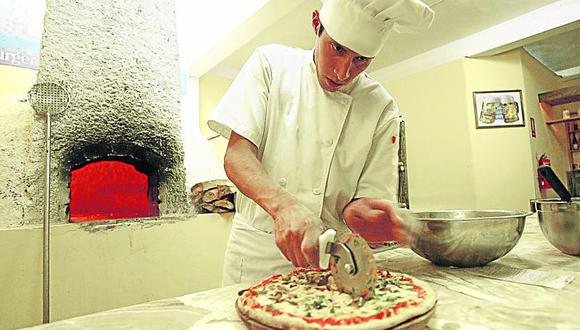 Peruanos gastan $100 millones en pizzas