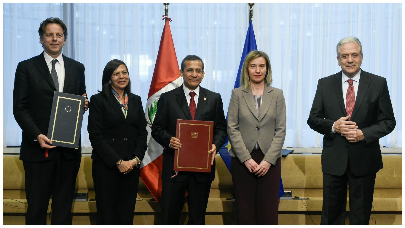 Visa Schengen: Perú y la Unión Europea firmaron acuerdo de exención de visado 