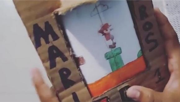 Niño creó un videojuego de Super Mario Bros con papel y cartón (VIDEO) 