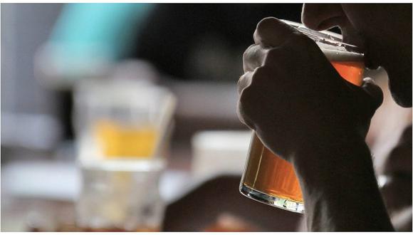 Advierten que tomar bebidas alcohólicas aumentaría el riesgo de tener cáncer