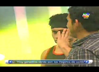Combate: Zumba recibe cachetada en vivo (VIDEO)